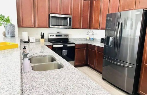 Nampa House | Convenient 3-Bedroom Townhome with Full Garage