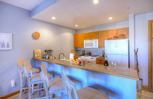 Avon Condo | Convenient Avon Town Center Condo, Walking, Restaurants, Base of Beaver Creek
