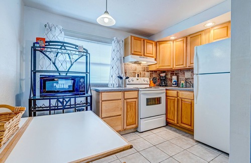 Port Canaveral Condo | Convenient, dog-friendly beachside condo with AC & beach chairs - walk to sand