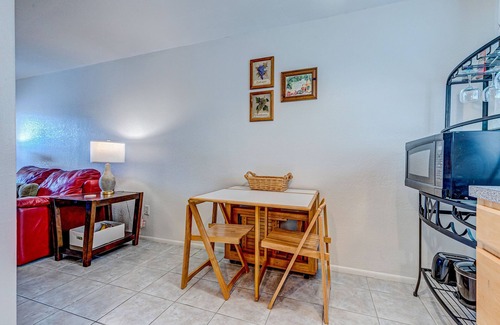 Port Canaveral Condo | Convenient, dog-friendly beachside condo with AC & beach chairs - walk to sand