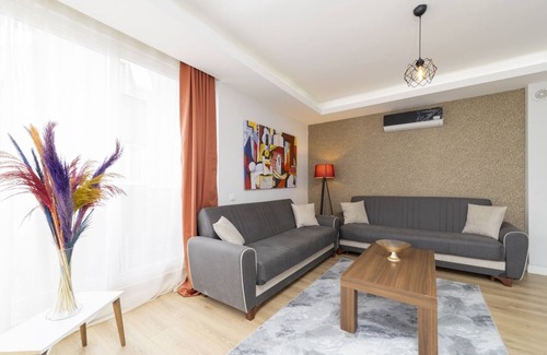 Antalya City Centre Apartment | Convenient Flat w Balcony Near Konyaalti Beach
