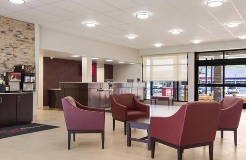 Erie House | Convenient Location! 2 Sleek Units, Pet-Friendly, Free Parking