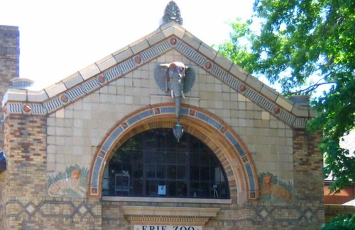 Erie House | Convenient Location! 2 Sleek Units, Pet-Friendly, Free Parking