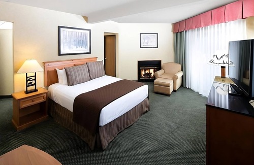 Kalispell Hotel | Convenient Location! Onsite Pool, Near Northwest Montana History Museum!