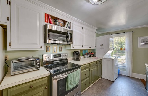New Bern Apartment | Convenient New Bern Apt with Patio Access!