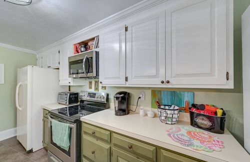 New Bern Apartment | Convenient New Bern Apt with Patio Access!