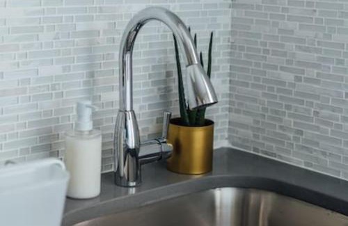 Boystown Apartment | Convenient & Newly Decorated 1BR Apartment - Roscoe 1D