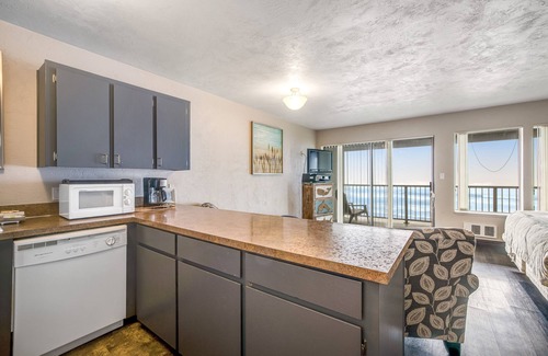 Newport Apartment | Convenient oceanfront studio condo with ocean view and seasonal pool