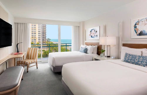 Singer Island Hotel | Convenient Stay Close to Palm Beach! Beachfront Resort with Outdoor Pool