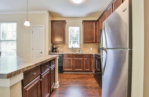 Smyrna Apartment | Convenient to Downtown Atlanta & SunTrust Park - Pet Friendly!