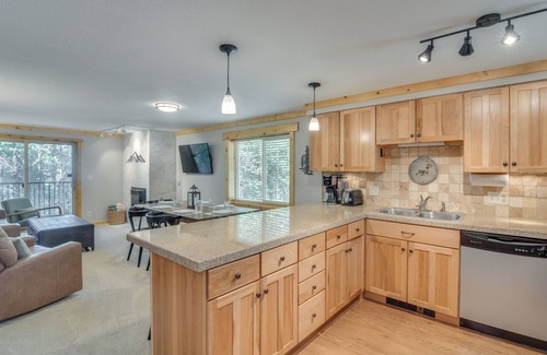 Winter Park Condo | Convenient Winter Park Condo - 3 Mi to Resort!