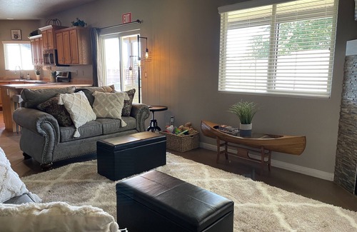 La Verkin House | Conveniently close to St. George, Zion, Bryce & the Grand Canyon.