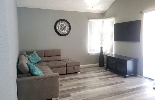 El Paso House | Conveniently Located Remodeled Home