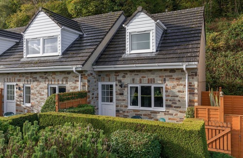 Saltash Cottage | Conveniently located to explore all that Cornwall and Devon have to offer