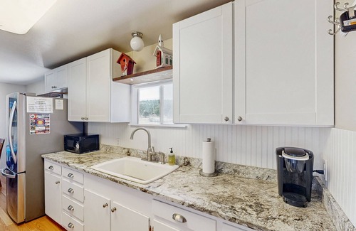 South Fork House | Conveniently located home with fully stocked kitchen, fast wifi & W/D