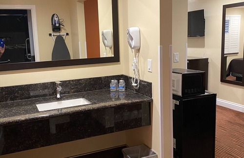 Downtown San Jose Hotel | Convention Center Inn and Suites