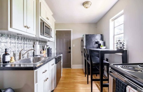 Victorian Village House | Convention - Short North - Pets - Private Parking