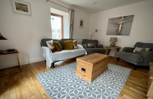 Pittenweem Apartment | Converted coach house with parking in Pittenweem