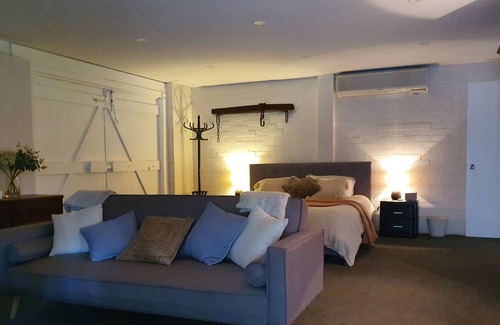 Fitzroy Falls House | Converted one bedroom barn set in the Southern highlands