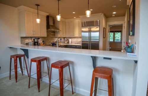 Ludlow Apartment | Cook, Solitude L-302