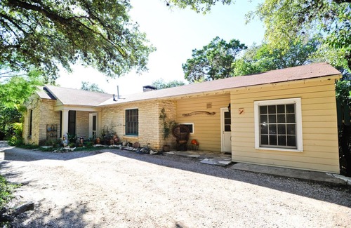 Tarrytown House | Cool Blue Private Pool! Rare Secluded 1940s Estate