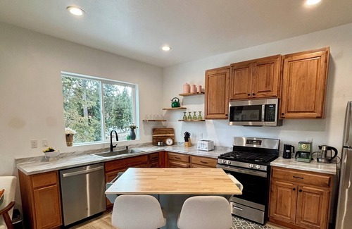 Duck Creek Village Cabin | Cool cabin with AC in Duck Creek Village - 2 bedrooms
