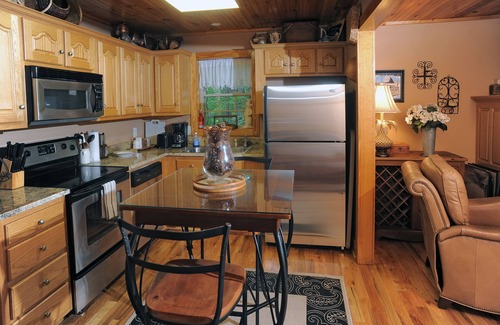 Blowing Rock Cottage | COOL COTTAGE AT 4800 FT SLEEPS 8. GOOGLE MAP IS NOT CORRECT 10 MILES TO B ROCK