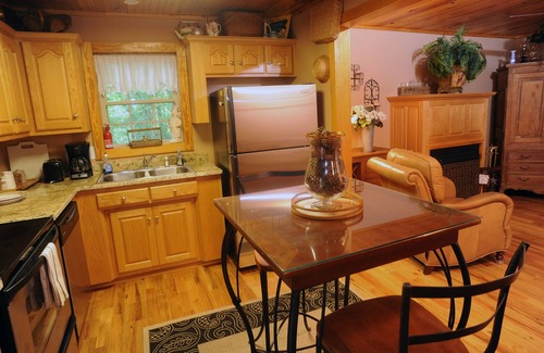 Blowing Rock Cottage | COOL COTTAGE AT 4800 FT SLEEPS 8. GOOGLE MAP IS NOT CORRECT 10 MILES TO B ROCK