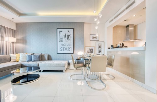 Business Bay Apartment | Cool Dubai Apt next Burj Khalifa & Design District