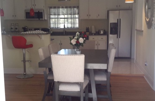 Tallahassee House | COOL HAVEN- A Quiet, Elegant, Contemporary, Incognito Retreat near FAMU/FSU