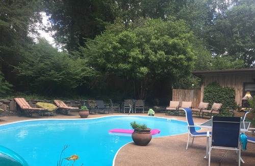 East Memphis House | Cool Mid-Century Pool House