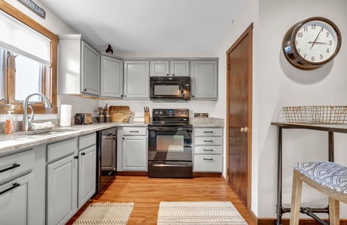 Tannersville House | cool nights, warm days. The best time of the year is here come enjoy all.n