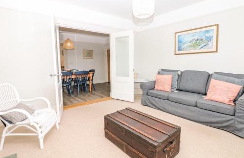 Instow House | Cool Stone Cottage