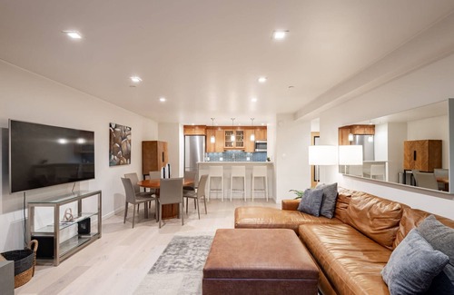Aspen Apartment | Cooper's Corner by Rove 2BR with Sauna, Hot Tub