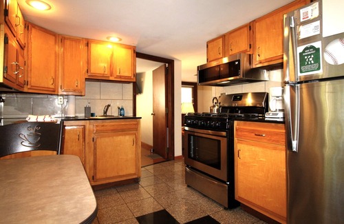Oneonta House | Cooperstown Baseball Rentals - Team Basemen