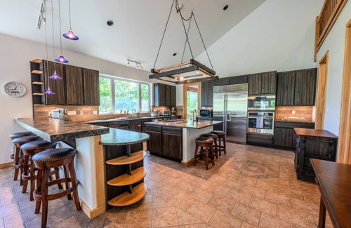 Mount Crested Butte House | Copper Lane/Lux Ski-In/Ski-Out Home! Views! Hot Tub! Media Room! Gourmet Kitchen