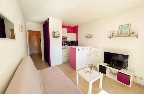 Sanary-sur-Mer Apartment | Coquet studio dans résidence avec piscine Sanary