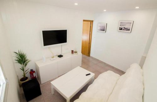 Torre del Mar Apartment | Coqueto Apartamento 50m de playa