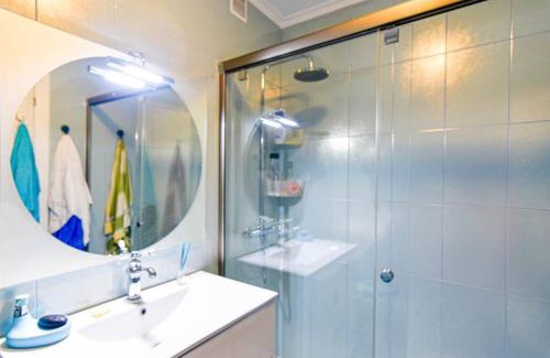 Suances Apartment | Coqueto y cómodo apartamento con piscina y padel - dos habitaciones