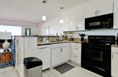 Bradenton Beach Condo | Coquina Beach Club 102