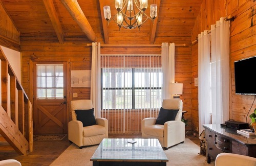 Tyler Cabin | Cora's Main Log Cabin 2 Bedroom Cabin