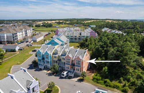 Bermuda Bay House | Coral Gables at Cambridge Cove 3 Bedroom Deluxe Townhome, Waterpark & Near Beach Access!