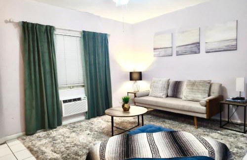 Baker Homestead Apartment | Coral Gables/Coconut Grove area FREE parking