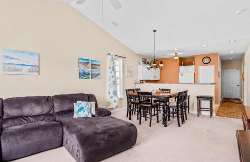 Sunset Beach Apartment | Coral Reef Retreat