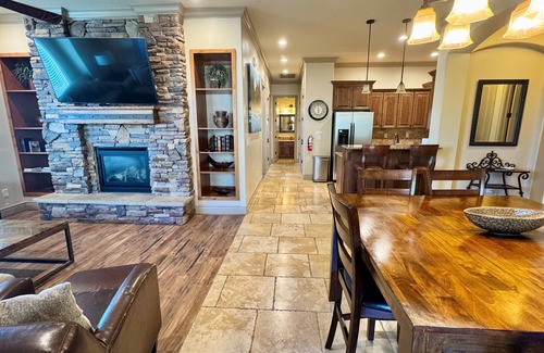 St. George Condo | Coral Springs Resort I Pool & Hot Tub I Easy Highway Access I Top Floor