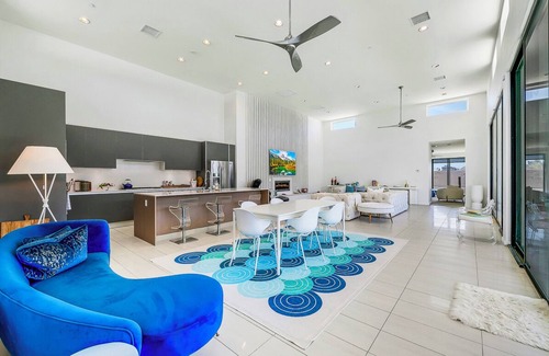 La Quinta House | 'Coral Sunrise' Pool & Spa 3BR/3.5BA Desert Home