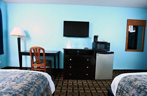 Newton Apartment | Coratel Inn & Suites By Jasper Newton - 2 Queen Bed NS