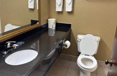 Oklahoma City Hotel | Coratel Inn & Suites by Jasper Santa Fe OKC
