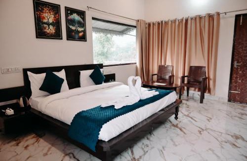 Bail Parao Hotel | Corbett Nature Walk - Forest View Swimming Pool