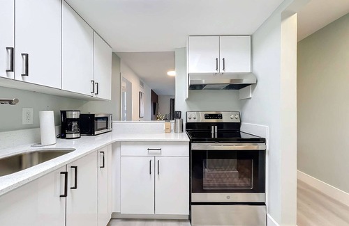 Lauderdale Harbours Condo | Cordova Arms by Rocketstay